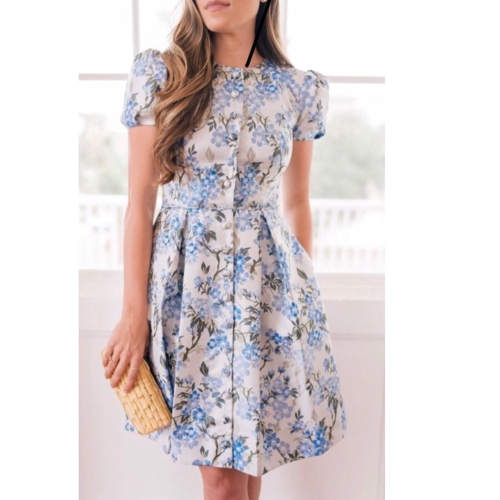 Gal Meets Glam Blue Floral Midi Dress